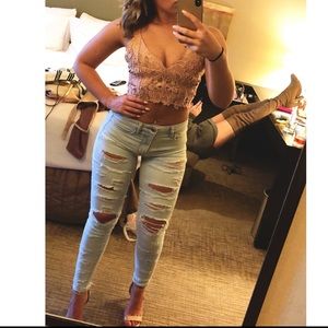 Ripped American Eagle Skinny Jeans Light Wash